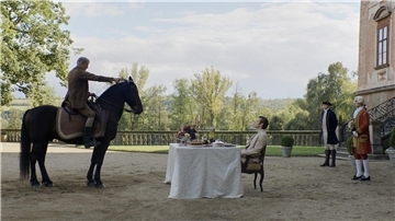 Mit unerschütterlicher Entschlossenheit stellt sich Ludvig Kahlen (Mads Mikkelsen) dem machthungrigen Gutsherr Frederik De Schinkel (Simon Bennebjerg).