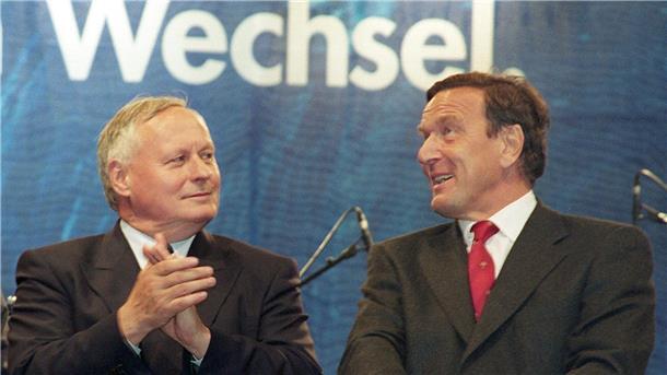 „Mit zeitlichem Abstand ist es leichter, mit Differenzen umzugehen.“ Oskar Lafontaine (l) und Gerhard Schröder im August 1998.