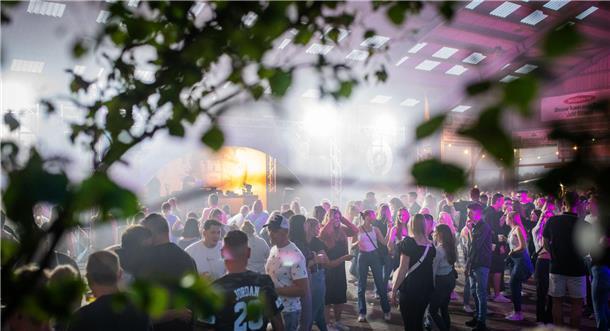 Mittsommernachtsparty der Landjugend in Bramel auf Hof Stender. Im Bild: Wo sons...