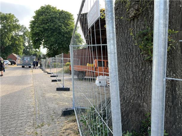 Mittsommernachtsparty der Landjugend in Bramel auf Hof Stender. Im Bild: Am Frei...