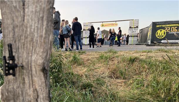 Mittsommernachtsparty der Landjugend in Bramel auf Hof Stender. Im Bild: Der Ein...