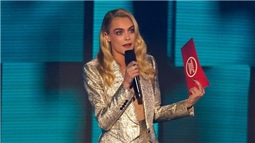 Model Cara Delevigne wies sich im vergangenen Jahr in eine Entzugsklinik ein.