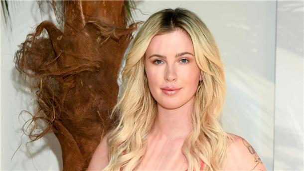 Alec Baldwin ist Opa - Tochter Ireland bringt Baby zur Welt Model Ireland Basinger Baldwin ist Mutter geworden.