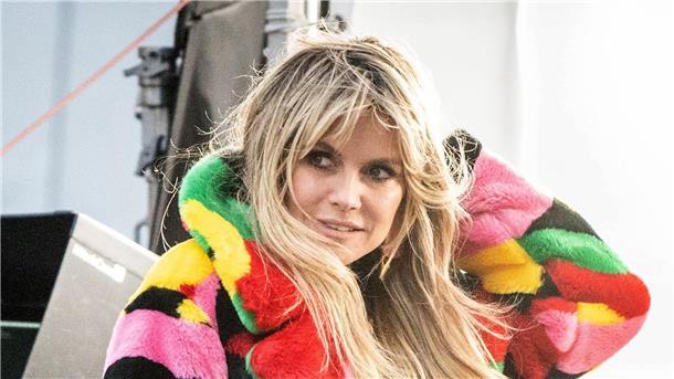 Heidi Klum greift in ihrer Castingshow selbst zur Kamera Model-Mama Heidi Klum drückte bei einem Shooting selbst auf den Auslöser der Kamera.