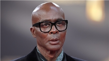 Model und Choreograf Bruce Darnell war Mitglied der Jury.