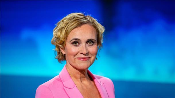 Großer Abschied für Caren Miosga Moderatorin Caren Miosga vor ihrer letzten Sendung im Studio.