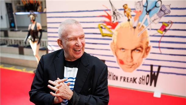 Fantasie und viel Chic: Jean Paul Gaultier ist zurück Modeschöpfer Jean Paul Gaultier bei der Deutschland-Premiere der „Fashion Freak Show“ in München.