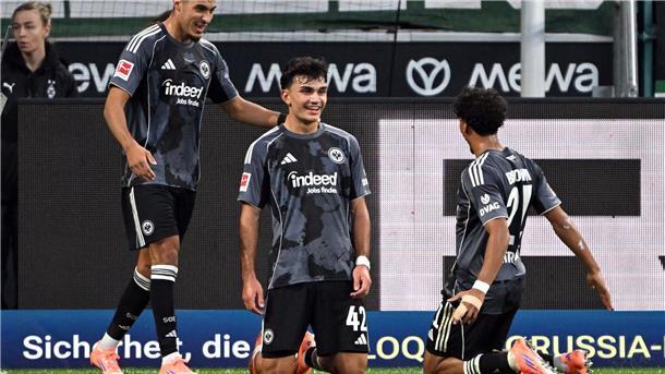Möchte auch in Madrid jubeln: Eintracht Frankfurts Juwel Can Uzun (M).