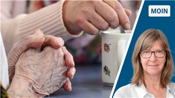 Gefaltete, faltige Hände und eine Hand, die in einem Becher rührt.