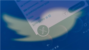 Musk kündigte an, dass der ikonische blaue Vogel aus dem Logo der Twitter-Website verschwinden wird.