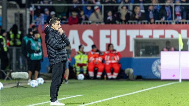 „Scheißtag für alle“: Kiel unterliegt auswärtsstarkem Mainz Muss sich Gedanken über die Leistung seiner Mannschaft machen: Holstein Kiels Trainer Marcel Rapp.
