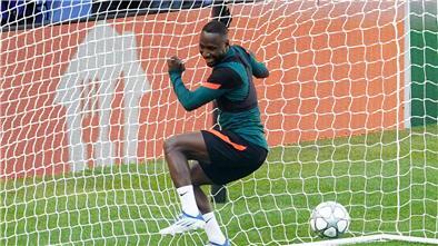 Naby Keita während einer Trainingseinheit im Stade de France. +++ dpa-Bildfunk +++