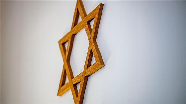 Judenhass an Schulen: „Das dürfen wir nicht hinnehmen“ Nach Ansicht des Antisemitismusbeauftragten der Bundesregierung ist Judenhass auch an Schulen verbreitet.