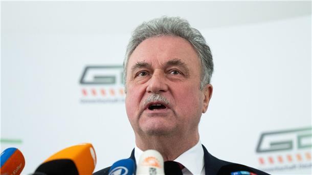 GDL beendet Streik bei der Bahn Nach dem Ende des mehrtägigen Lokführerstreiks spricht GDL-Chef Claus Weselsky auf einer Pressekonferenz in Berlin.