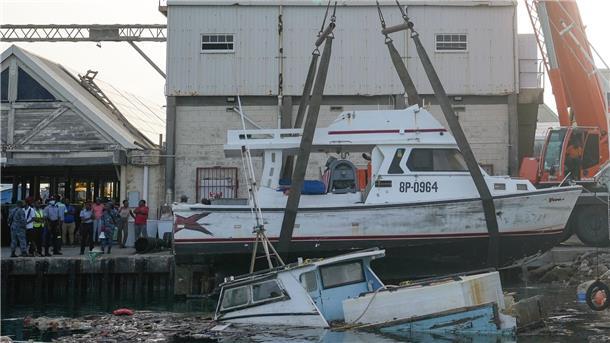 Eine Tote nach Hurrikan „Beryl“ auf Jamaika Nach dem Hurrikan „Beryl“ gilt es auch im Hafen von Bridgetown, die Schäden zu beseitigen.