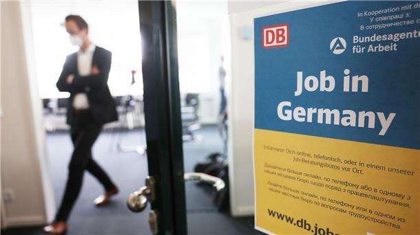 Gemeindebund will Arbeitsbereitschaft der Ukrainer erhöhen Nach dem Überfall Russlands auf die Ukraine vor zwei Jahren flohen etwa 1,14 Millionen Ukrainer nach Deutschland.