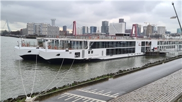 Nach der Ablieferung der zwei Flusskreuzfahrtschiffe muss die Neptun Werft in Warnemünde sich nach neuer Arbeit umsehen.