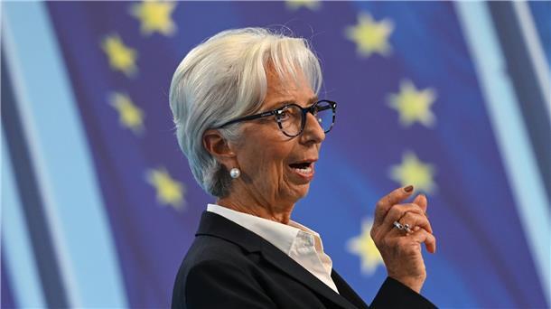Nach der dritten Zinserhöhung in Folge sieht Christine Lagarde, Präsidentin der Europäischen Zentralbank, den Kampf gegen die hohe Inflation noch nicht beendet.