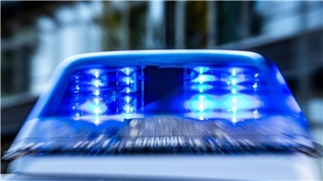 Messerattacke im Bus - Täter weiter flüchtig  Nach der Messerattacke in einem Berliner Bus befindet sich das Opfer weiterhin in intensivmedizinischer Behandlung (Symbolbild).