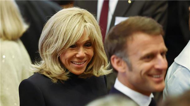 Nach der Verleihung des Internationalen Preises des Westfälischen Friedens: Brigitte und Emmanuel Macron im Festsaal des historischen Rathauses Münster.