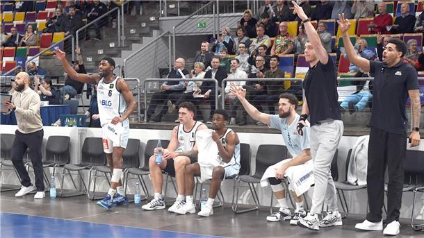 Nach drei Niederlagen zum Rückrundenstart hatten die Profis der Eisbären Bremerhaven wieder Grund zum Jubeln.