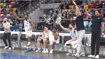 Nach drei Niederlagen zum Rückrundenstart hatten die Profis der Eisbären Bremerhaven wieder Grund zum Jubeln.