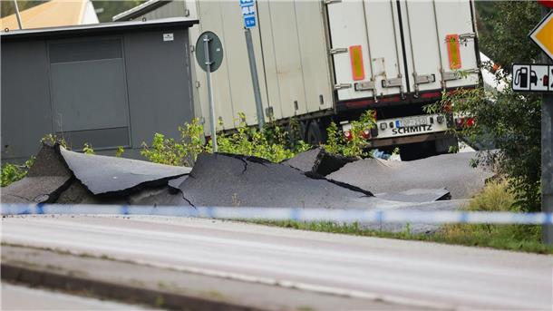 Europastraße nach Erdrutsch in Schweden eingestürzt Nach einem Erdrutsch ist die Autobahn E6 bei Stenungsund in beiden Richtungen gesperrt ist.