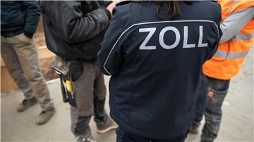 Nach einer bundesweiten Razzia haben die Zollbehörden mehr als 800 Ermittlungsverfahren wegen Schwarzarbeit und illegaler Beschäftigung eingeleitet. (Archivbild)