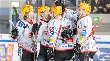 Nach einer starken Partie in München haben sich die Pinguins vorerst den Heimvorteil in der Playoff-Serie gesichert.