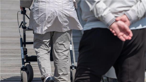 Was sich für Rentner ab Juli ändert Nach Einschätzung der Rentenversicherung wird es auch im nächsten Jahr wieder einen Anstieg der Rente geben.
