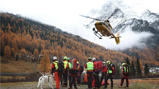 Bilder des Tages Nach Lawinenunglück in Südtirol - Bergretter im Einsatz