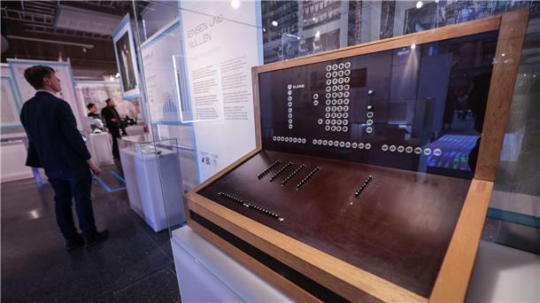 Nachbau des ersten Computers von Konrad Zuse.