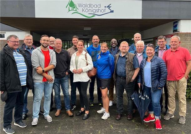 Kreis Rotenburg setzt bei der Schwimmbadförderung auf Konstanz Nachdem sich die Mitglieder der SPD-Kreistagsfraktion im August das sanierungsbedürftige Sittenser Waldbad Königshof angesehen hatten, setzten sie sich für eine höhere Schwimmbad-Förderung des Landkreises ein. Doch die Kreistagsmehrheit lehnt den Antrag ab.