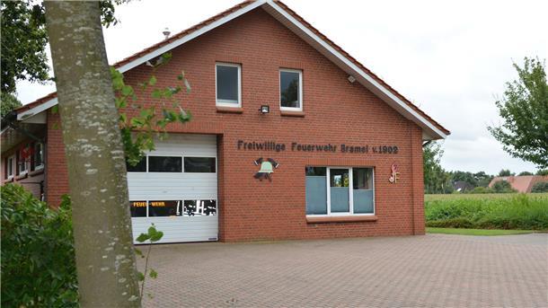 Nachdem zwei Kita-Bauten gestrichen wurden, werden Schiffdorfs Investitionen 2025 vergleichsweise niedrig sein. Das Feuerwehrhaus Bramel (Foto) wird aber für 400.000 Euro modernisiert.