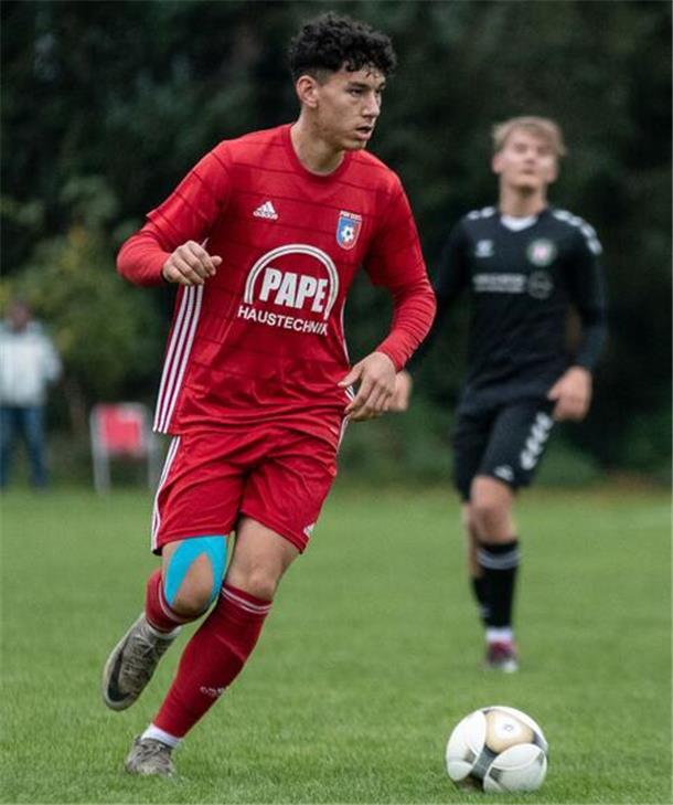 Dritter Platz zur Winterpause – Geht noch mehr für die FSV Hesedorf/Nartum? Nachwuchsspieler Elias Lagili hat in der Hinrunde mehrfach gezeigt, dass er eine echte Verstärkung für die Mannschaft von Trainer Niklas Niestädt ist.
