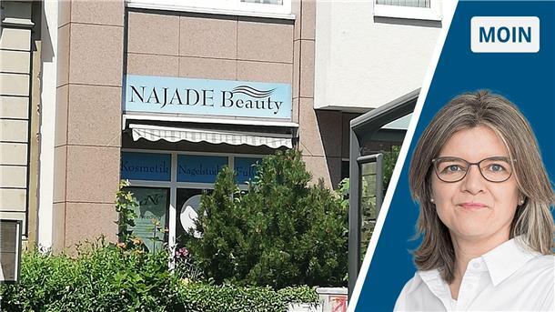 Fassade und Schaufenster eines Schönheitssalons mit dem Namen Najade.