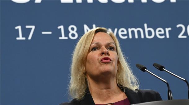 Nancy Faeser: „Wir werden die Zusammenarbeit beim Aufspüren von Desinformationsnetzwerken vorantreiben.“