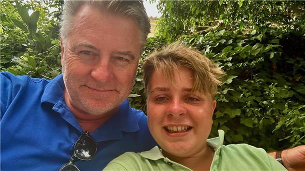 Acht Gehirntumore in zehn Jahren: Familie kämpft um das Leben ihres Sohnes (13) Nathanael möchte Meeresbiologe werden. „Wir setzen alles daran, dass wir ihm diesen Wunsch erfüllen können“, sagt sein Vater.