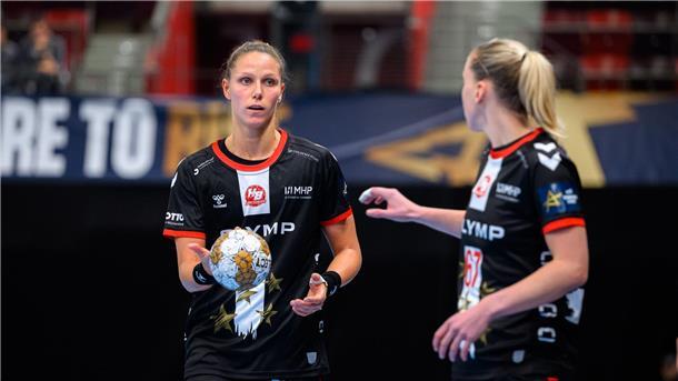 Ludwigsburger Finanzkrise: Nationalspielerin hat neuen Club Nationalspielerin Xenia Smits (l) findet einen neuen Verein.
