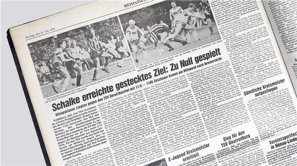 Als der TSV Oerel/Barchel zum Freundschaftsspiel gegen Schalke 04 antrat Natürlich war der Bericht über das große Spiel am Tag danach Aufmacher auf der Lokalsport-Seite der BZ.