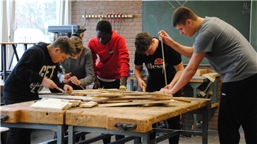 Neben Mathematik, Geschichte oder auch Biologie lernen die Schüler der KGS Sittensen in der Schülerfirma auch vieles, was sie im späteren Berufsleben anwenden können.