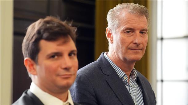 Juristischer Streit bringt Block-Prozess ins Stocken Nebenklagevertreter Philip von der Meden (l.) hatte eine ganze Reihe Fragen vorbereitet.