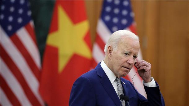 Biden besucht einstigen Gegner und will Bündnis stärken Nennt seine Reise einen „historischen Moment“: Joe Biden