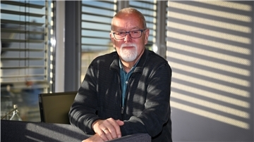 Ein Mann im Portrait