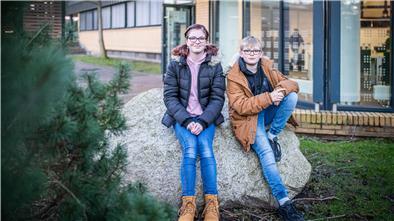 Neuenwaldes neuer Kinderortsbürgermeister Tom von der Lieth und seine Stellvertreterin Meira Wo¨hlken. 