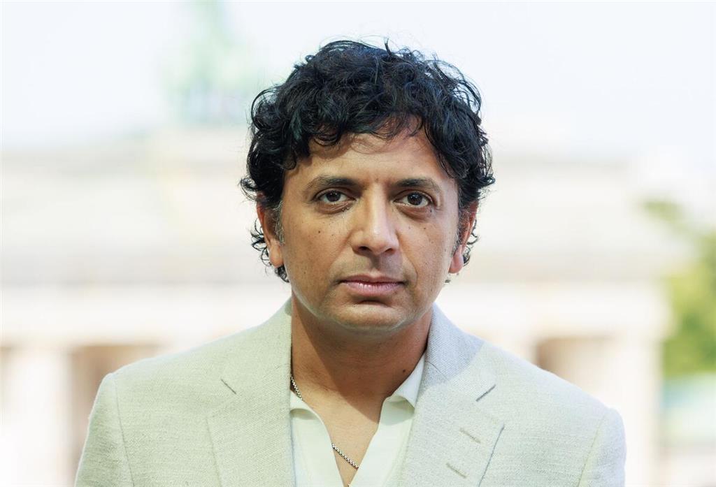 Sparks und Shyamalan machen zusammen Buch und Film Neuer Film von Shyamalan geplant.