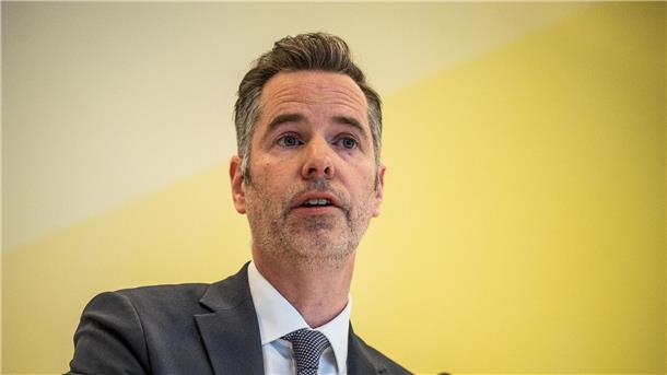 FDP-Fraktionschef Dürr schließt Neuwahlen aus Neuwahlen wegen Ampel-Frust? FDP-Fraktionschef Christian Dürr sieht das Problem eher bei der Union.