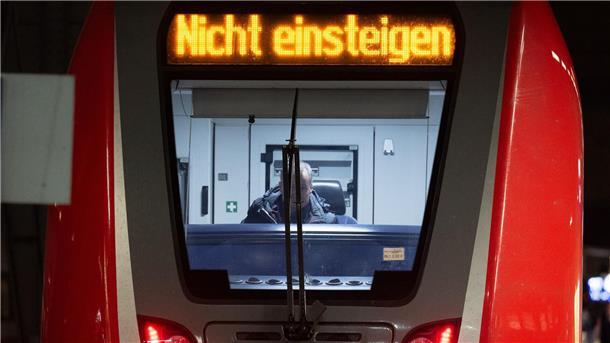 GDL-Streik angelaufen - Rufe nach Schlichtung Nicht einsteigen: Der vierte und bisher längste Streik der GDL im Tarifkonflikt hat begonnen.