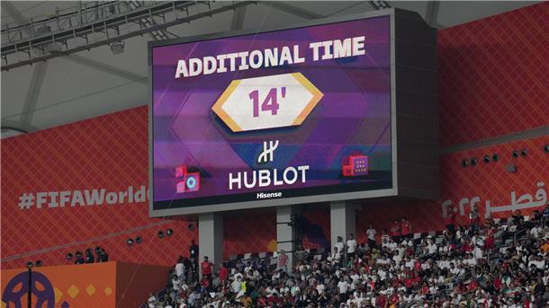 Nicht nur beim WM-Spiel zwischen England und dem Iran fiel die üppig bemessene Nachspielzeit auf.