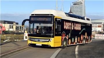 Bus auf der Straße